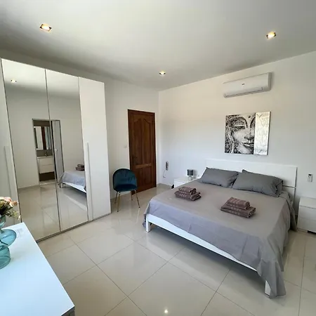 Carousel Apartment Qrendi