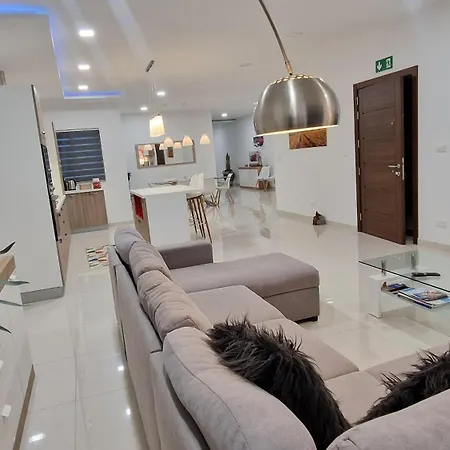 Carousel Apartment Qrendi